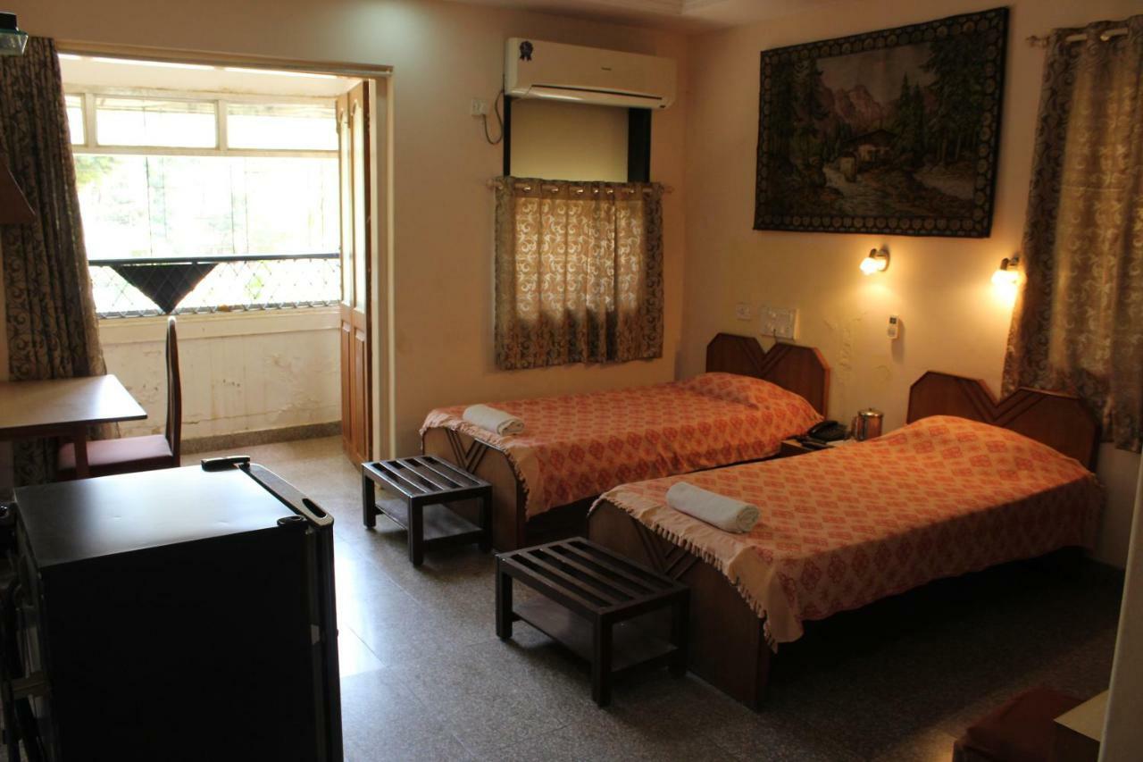 Ywca International Centre Hotel Мумбай Екстериор снимка