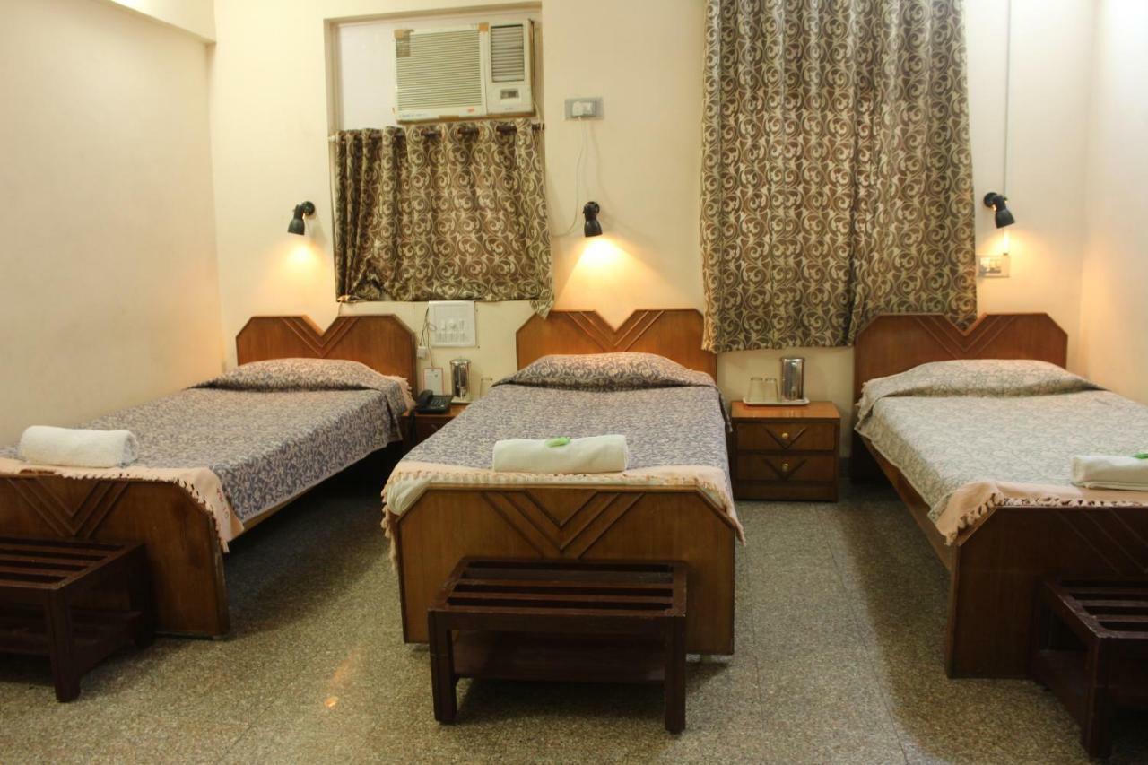 Ywca International Centre Hotel Мумбай Екстериор снимка
