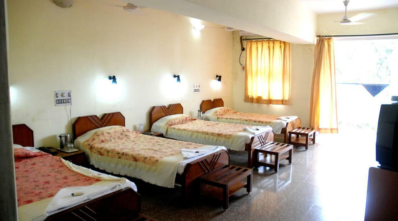 Ywca International Centre Hotel Мумбай Екстериор снимка