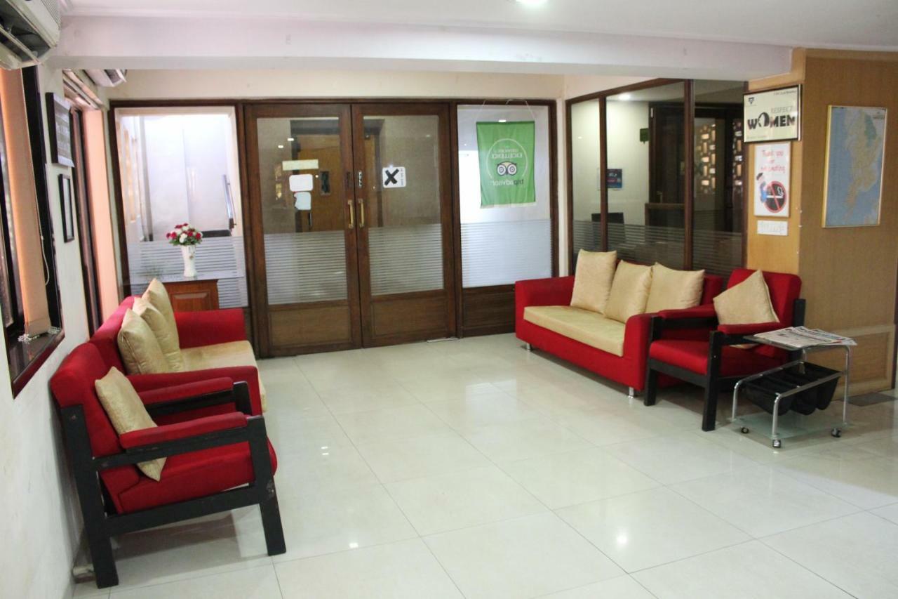 Ywca International Centre Hotel Мумбай Екстериор снимка